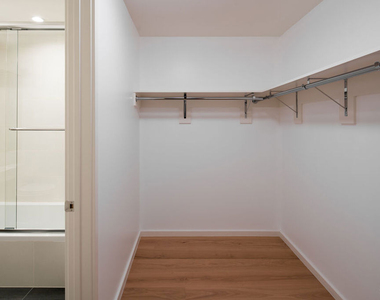 889 Francisco Street - Photo Thumbnail 17