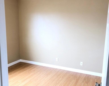 7280 Hyatt St - Photo Thumbnail 7
