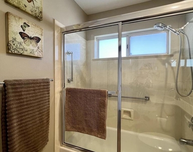 37358 Westridge Avenue - Photo Thumbnail 32