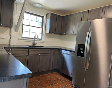 121 E Hook Cross Road - Photo Thumbnail 2