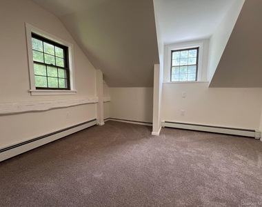 121 E Hook Cross Road - Photo Thumbnail 6