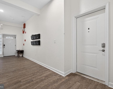 980 N Marshall Street - Photo Thumbnail 1
