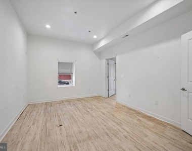 980 N Marshall Street - Photo Thumbnail 15