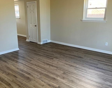 3464 Fitler Street - Photo Thumbnail 2