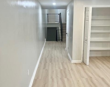 708 Franklin St. N - Photo Thumbnail 3