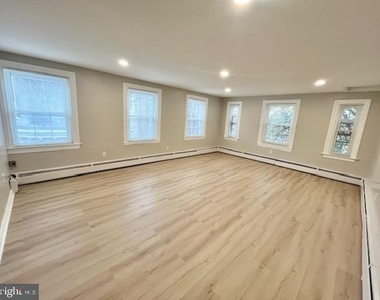 708 Franklin St. N - Photo Thumbnail 4