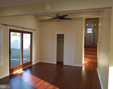 512 Dartmouth Drive - Photo Thumbnail 6