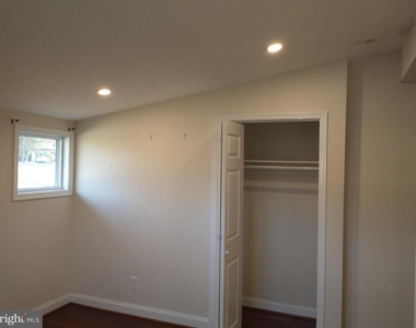 512 Dartmouth Drive - Photo Thumbnail 11