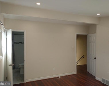 512 Dartmouth Drive - Photo Thumbnail 14