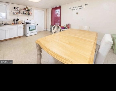 310 University Boulevard - Photo Thumbnail 11
