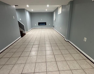 9211 Utica Place - Photo Thumbnail 3
