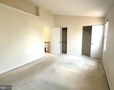 898 Bayridge Drive - Photo Thumbnail 13