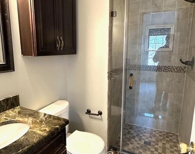 898 Bayridge Drive - Photo Thumbnail 16
