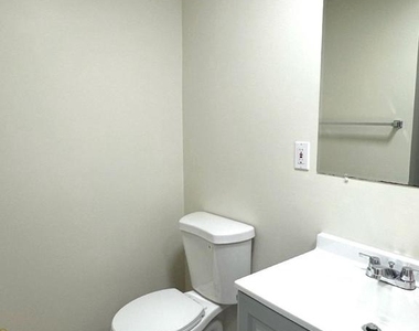898 Bayridge Drive - Photo Thumbnail 28