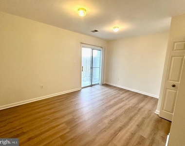 898 Bayridge Drive - Photo Thumbnail 29