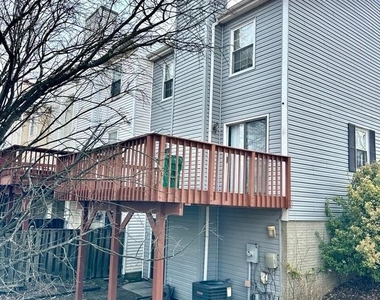 898 Bayridge Drive - Photo Thumbnail 32