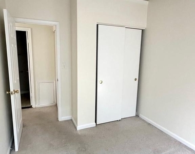 898 Bayridge Drive - Photo Thumbnail 18