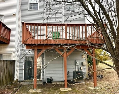 898 Bayridge Drive - Photo Thumbnail 33