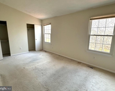 898 Bayridge Drive - Photo Thumbnail 14