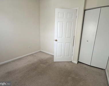 898 Bayridge Drive - Photo Thumbnail 20
