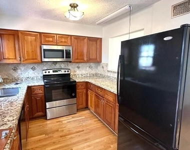898 Bayridge Drive - Photo Thumbnail 9