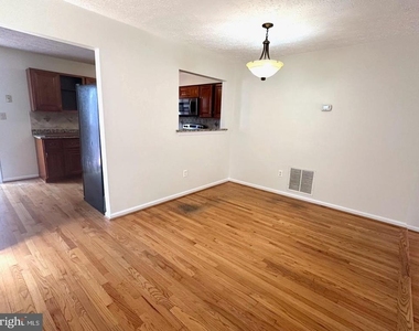 898 Bayridge Drive - Photo Thumbnail 6