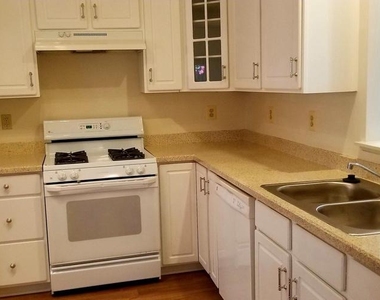 464 Winding Rose Drive - Photo Thumbnail 17