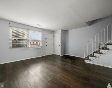 1610 Wentworth Avenue - Photo Thumbnail 8