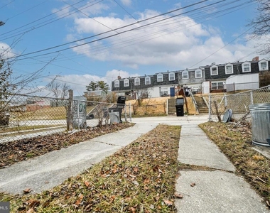 1610 Wentworth Avenue - Photo Thumbnail 4