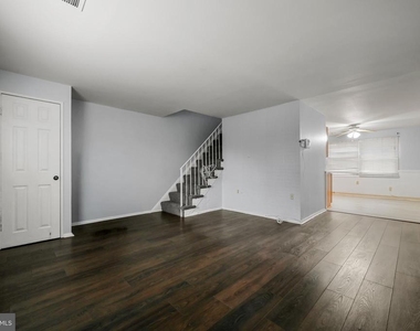 1610 Wentworth Avenue - Photo Thumbnail 9