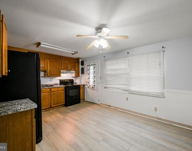 1610 Wentworth Avenue - Photo Thumbnail 11