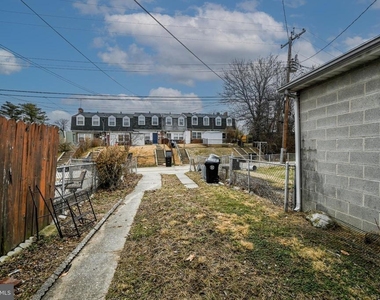 1610 Wentworth Avenue - Photo Thumbnail 3