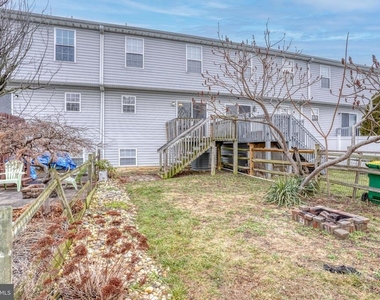 407 Champs Lane - Photo Thumbnail 33