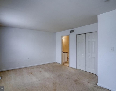 407 Champs Lane - Photo Thumbnail 22