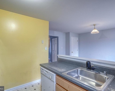 407 Champs Lane - Photo Thumbnail 17