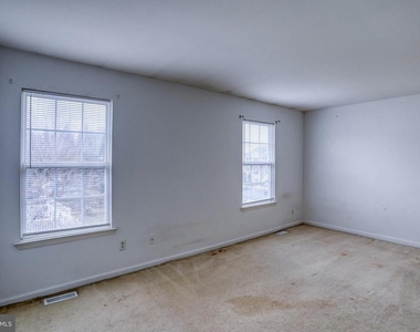 407 Champs Lane - Photo Thumbnail 21