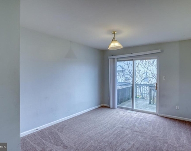 407 Champs Lane - Photo Thumbnail 10
