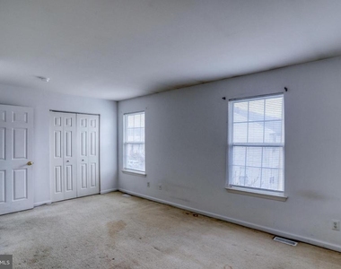 407 Champs Lane - Photo Thumbnail 23