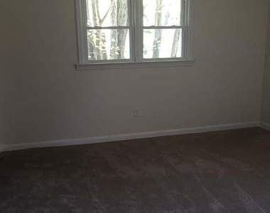 1036 Wagoner Drive - Photo Thumbnail 5
