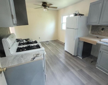 1036 Wagoner Drive - Photo Thumbnail 19