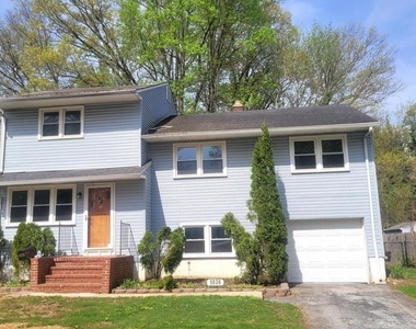 1036 Wagoner Drive - Photo Thumbnail 15