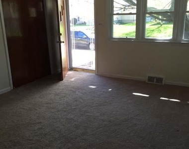 1036 Wagoner Drive - Photo Thumbnail 12