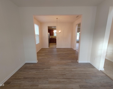 115 Glenview Lane - Photo Thumbnail 34