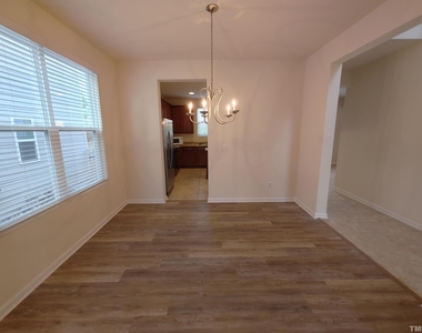115 Glenview Lane - Photo Thumbnail 10
