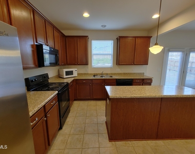 115 Glenview Lane - Photo Thumbnail 31