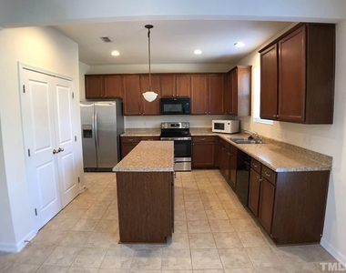 115 Glenview Lane - Photo Thumbnail 5