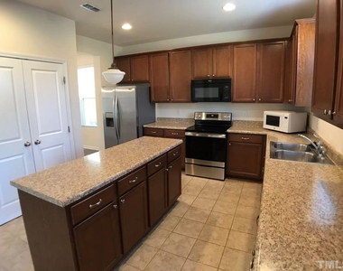 115 Glenview Lane - Photo Thumbnail 4