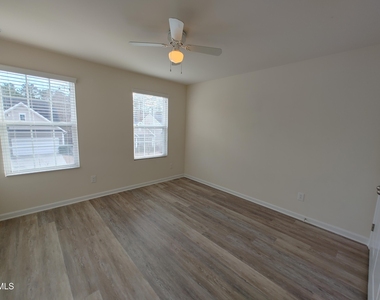 115 Glenview Lane - Photo Thumbnail 45