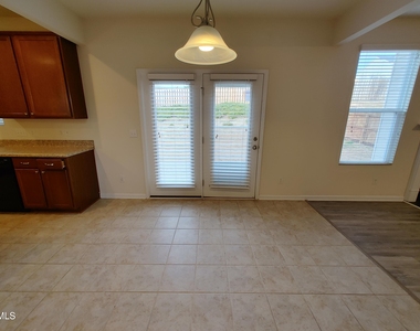 115 Glenview Lane - Photo Thumbnail 32