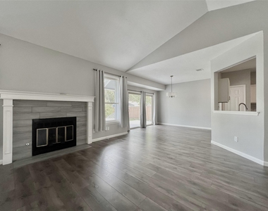 11917 Meadowfire Dr - Photo Thumbnail 5